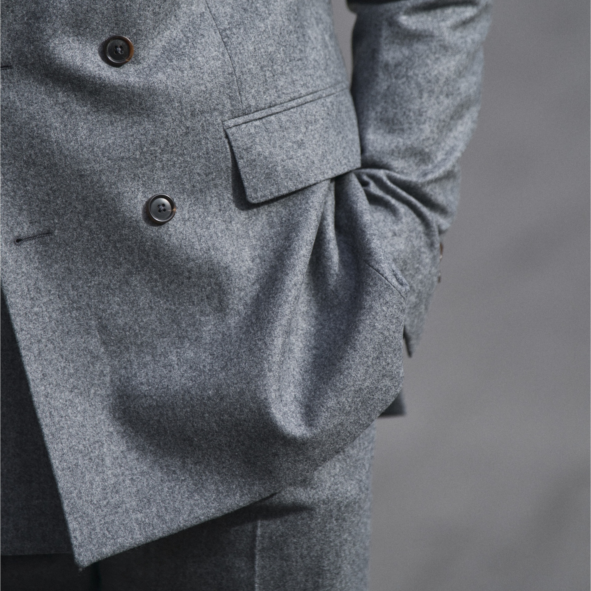 Costume en flanelle grise