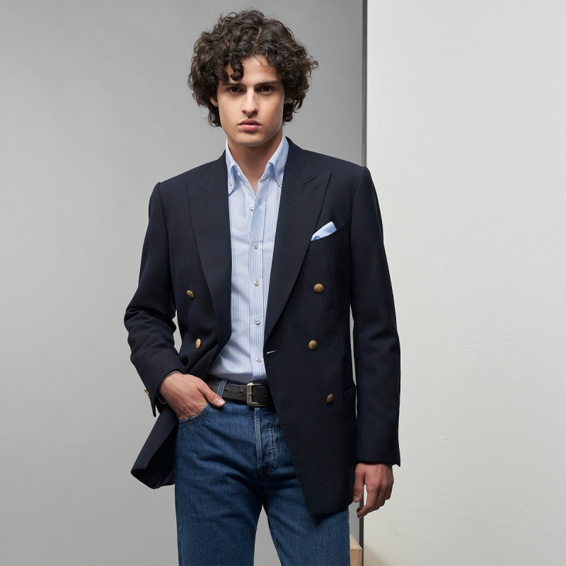 Blazer bleu marine à boutons dorés