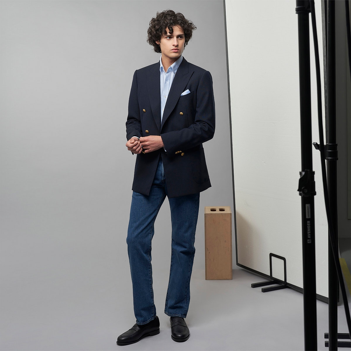 Blazer bleu marine à boutons dorés